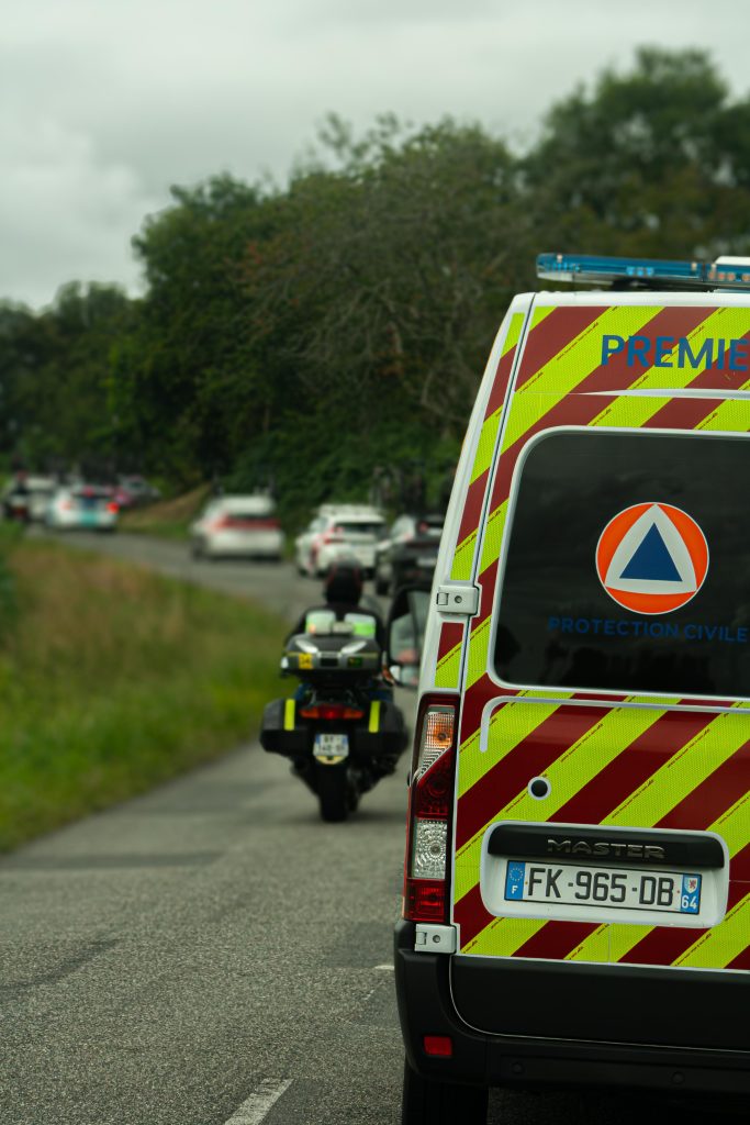 alt = la protection civile en action au tour du Piémont 2024