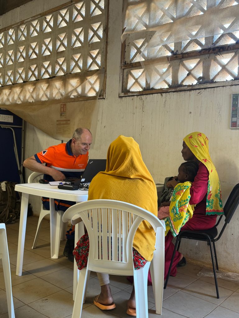 alt = bénévole Francis à Mayotte pour la mobilisation de la Protection Civile